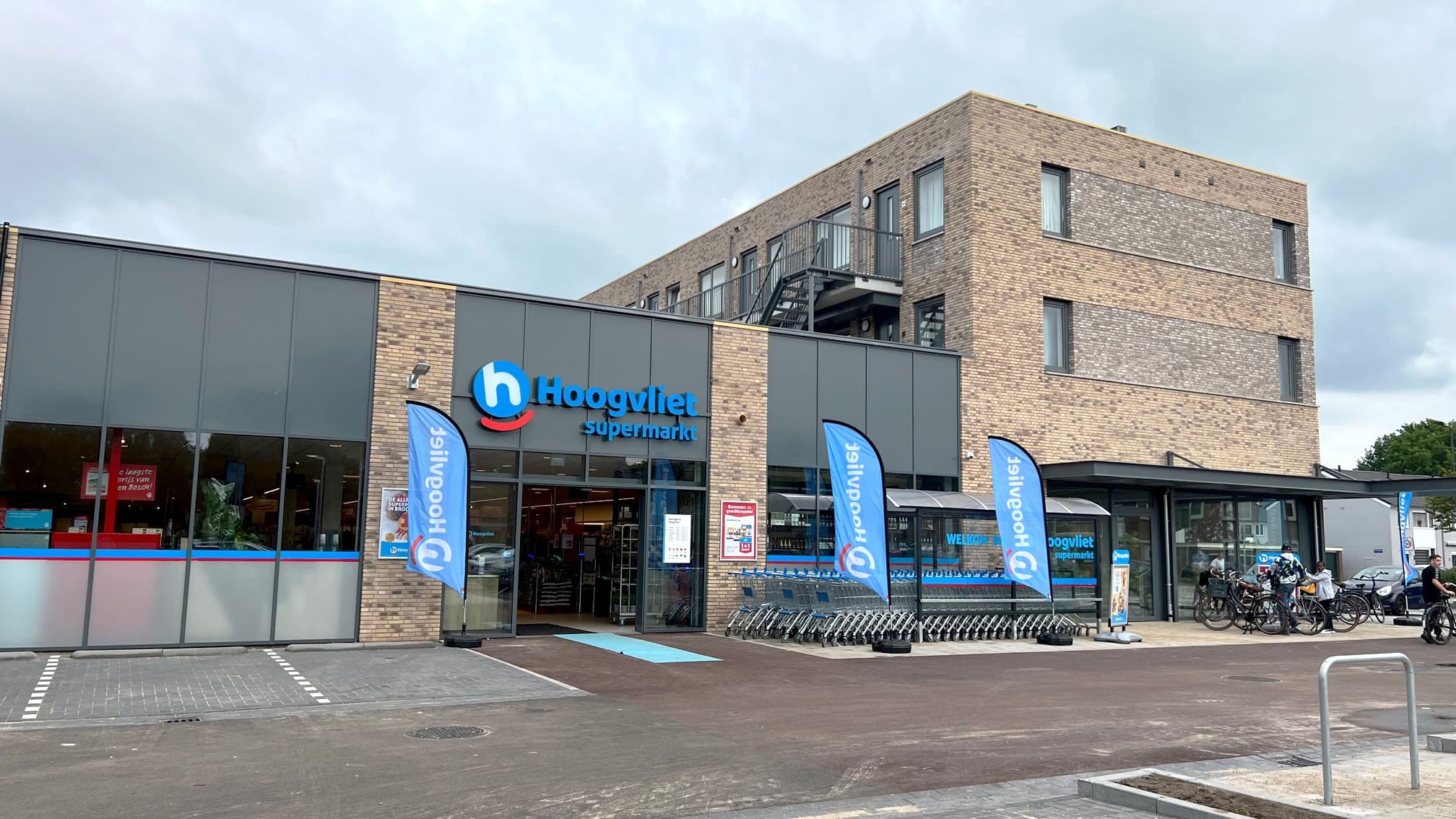 Oplevering winkel-/wooncomplex Kooikersweg 's-Hertogenbosch - Van
